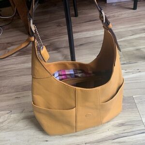 Clarks Genuine Leather purse hand bag